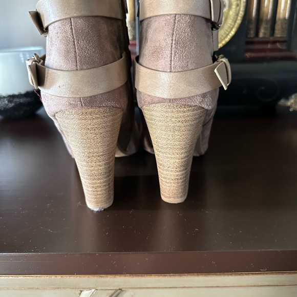 Booties - Picture 4 of 6